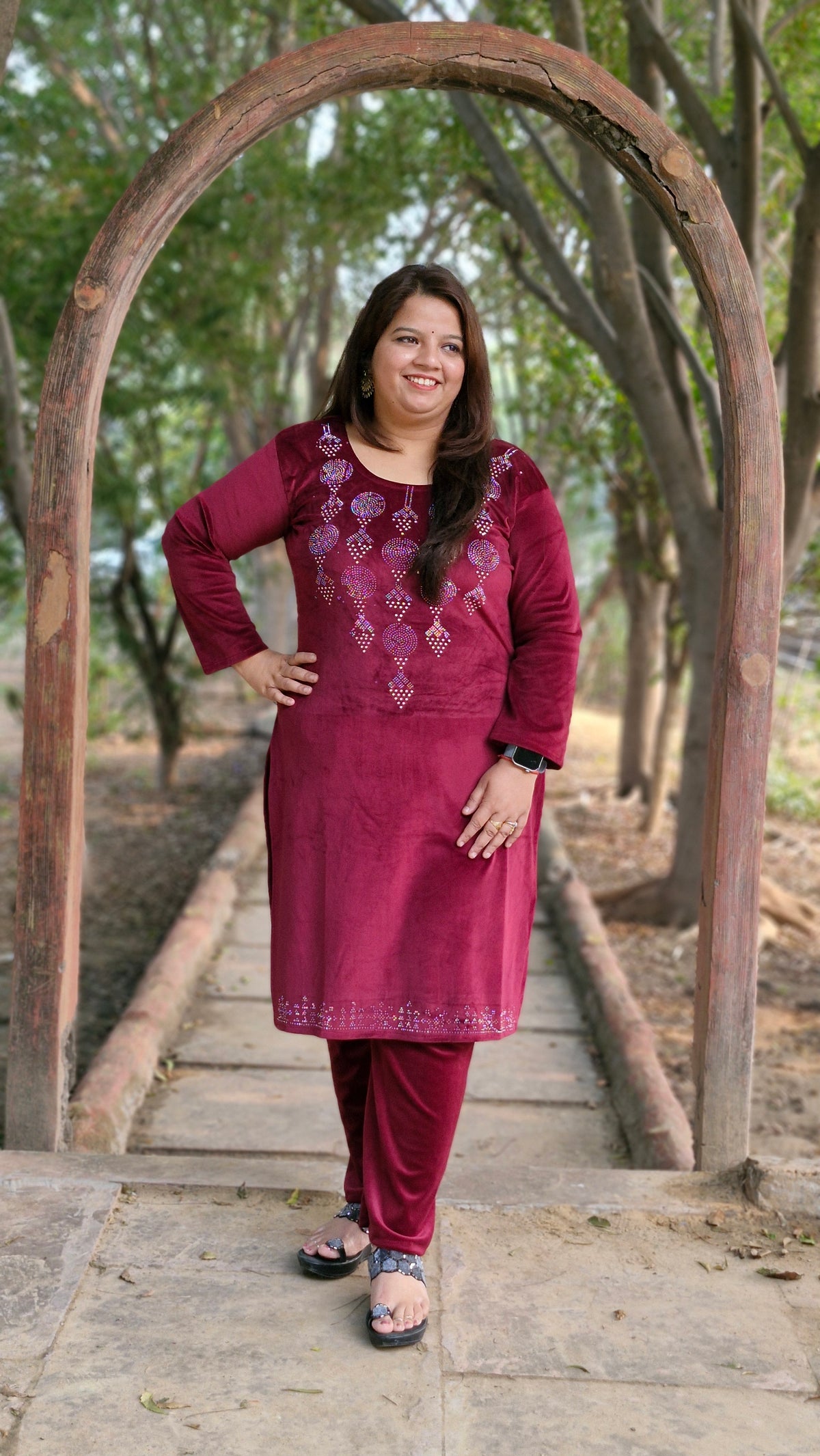 Luxurious Mehroon Velvet Suit 04