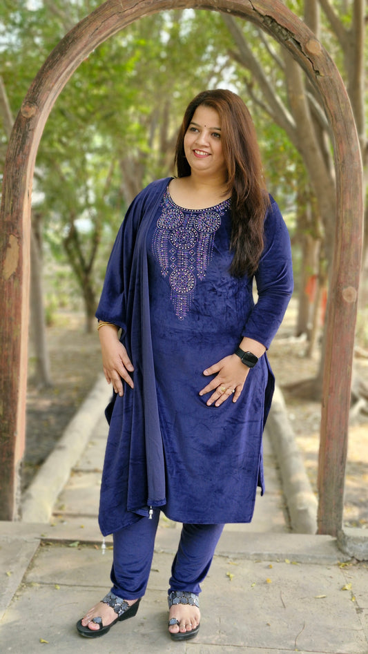 Elegant Blue Velvet suit 02