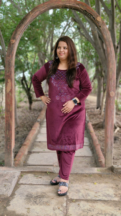 Elegant Purple Velvet Suit 03