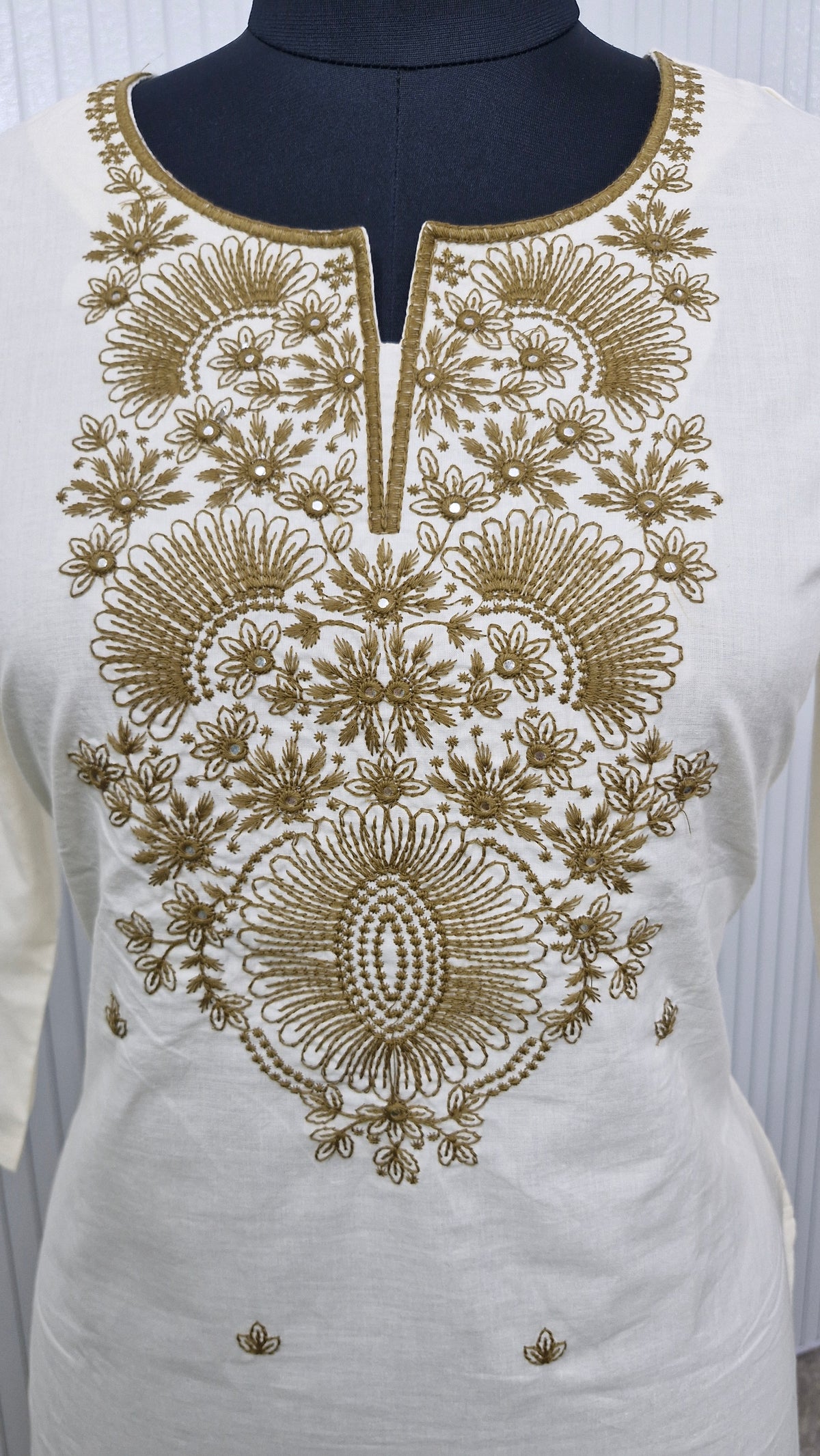 Ivory Grace Floral Kurta Set
